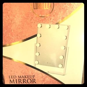 12 bulb mirror